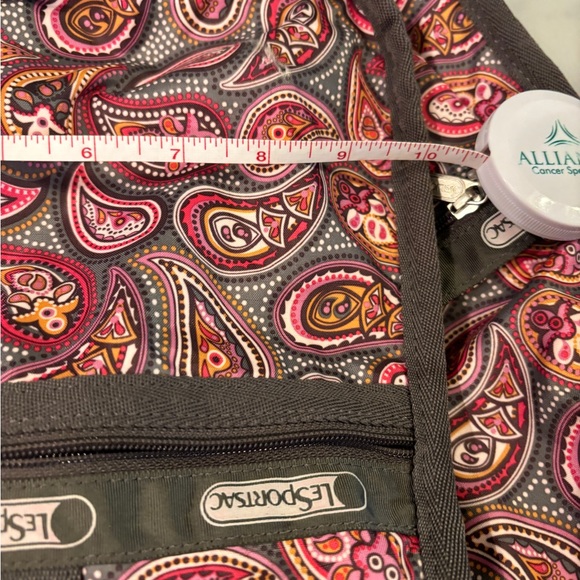 Le Sport Sac Deluxe Large Weekender in Gorgeous Hot Pink and Gray Paisley. - Picture 11 of 12